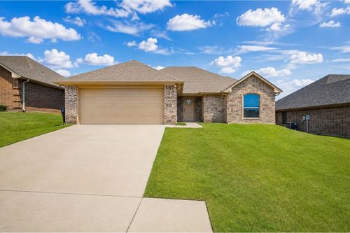 1245 Newcastle Dr, Weatherford, TX, 76086-5492 | Card Image