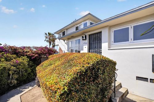 2324 Chatsworth Blvd, San Diego, CA, 92106-1659 | Card Image