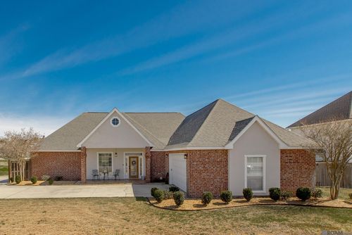 1005 Woodview Dr, Morgan City, LA, 70380-8046 | Card Image