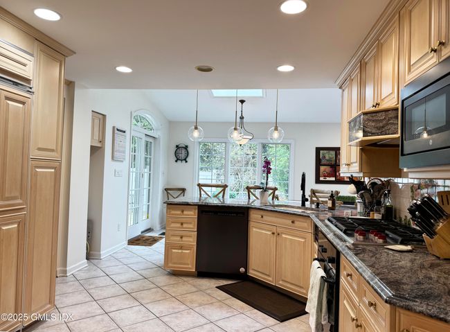 30 Split Timber Pl, House other with 5 bedrooms, 5 bathrooms and null parking in Riverside CT | Image 18