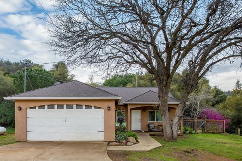 39313 Squaw Valley Rd, Yokuts Valley, CA, 93675-9625 | Card Image