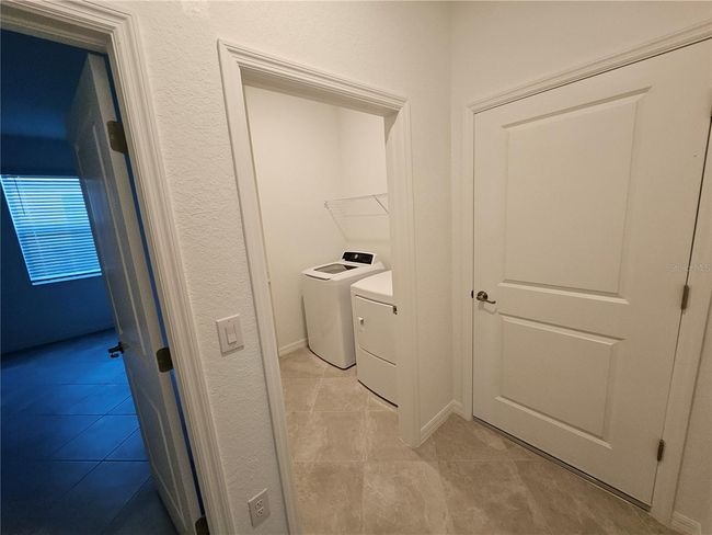 11044 Pinot Dr, House other with 3 bedrooms, 3 bathrooms and null parking in VENICE FL | Image 11
