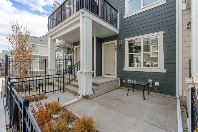 907 Cranbrook Walk Se, Home with 2 bedrooms, 1 bathrooms and 2 parking in Calgary AB | Image 3