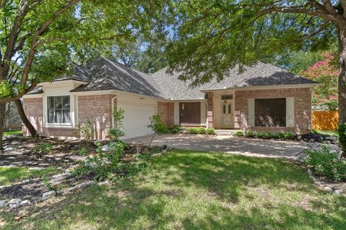 904 Oaklands Dr, Round Rock, TX, 78681-4031 | Card Image