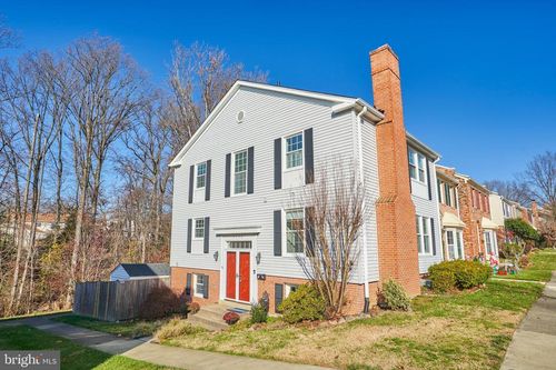 8038 Sleepy View Ln, SPRINGFIELD, VA, 22153-2920 | Card Image