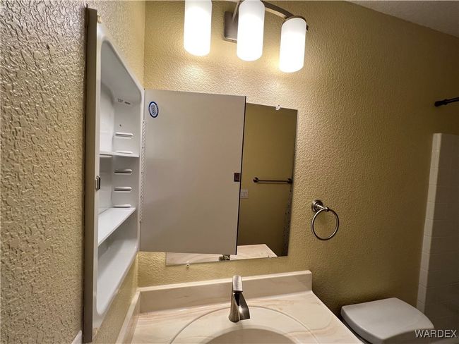 Bathroom | Image 21