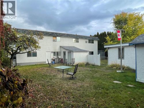 1175-1179 Raymer Ave, Kelowna, BC, V1Y4Z7 | Card Image
