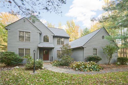 11750 Derbyshire Ln, Chagrin Falls, OH, 44023-9313 | Card Image
