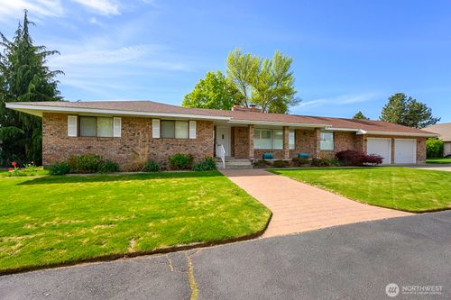725 Canterbury Rd Nw, Soap Lake, WA, 98851-9733 | Card Image