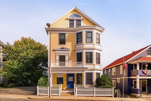 164 Calumet St, Boston, MA, 02120-3590 | Card Image