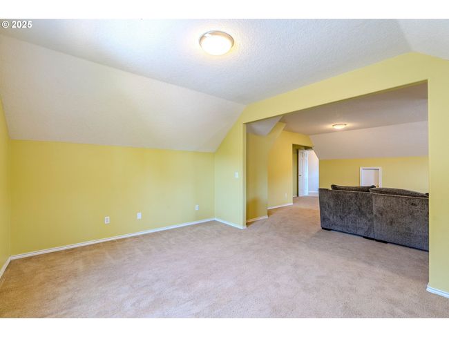 308 Sw 38 Th Loop, House other with 4 bedrooms, 3 bathrooms and 3 parking in Gresham OR | Image 42