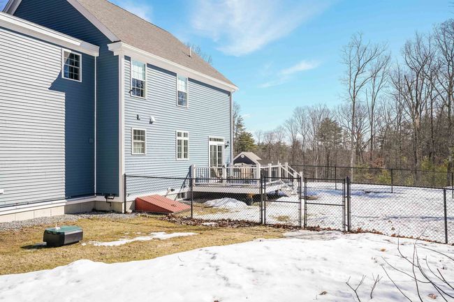 8 Green Rd, House other with 3 bedrooms, 3 bathrooms and null parking in Raymond NH | Image 37