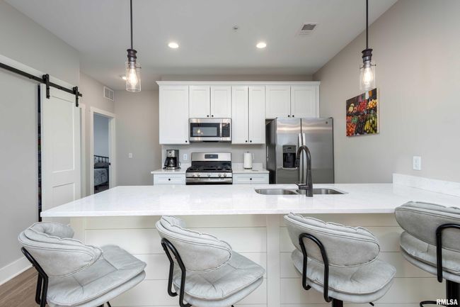 3036 Shanes Way, Condo with 2 bedrooms, 2 bathrooms and null parking in Bettendorf IA | Image 7