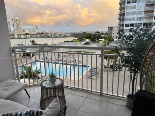 404-18061 Biscayne Blvd, Aventura, FL, 33160-2594 | Card Image