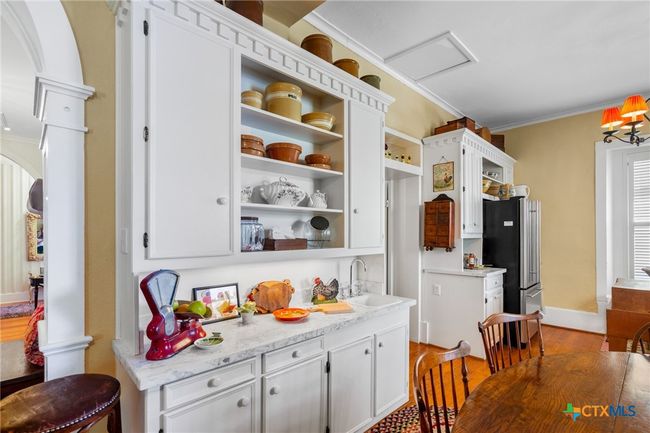 110 - 102 N Courthouse Sq, House other with 6 bedrooms, 4 bathrooms and null parking in Goliad TX | Image 15