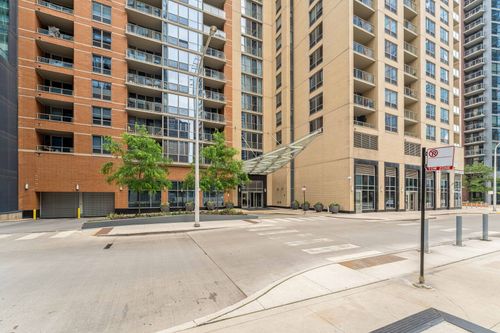 1802-420 E Waterside Dr, Chicago, IL, 60601-8007 | Card Image