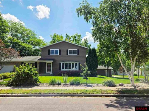 1715 Boettger Rd, New Ulm, MN, 56073-2011 | Card Image