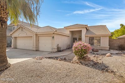 7911 W Hilton Avenue, House other with 4 bedrooms, 2 bathrooms and null parking in Phoenix AZ | Image 3