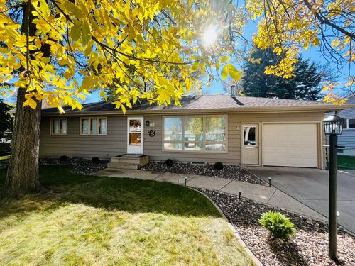 117 Elizabeth Dr, ABERDEEN, SD, 57401-7442 | Card Image