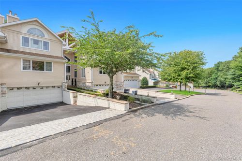 6 Princess Tree Ct, Port Jefferson, NY, 11777-1742 | Card Image