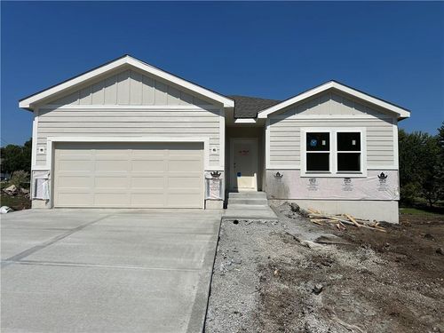 1203 Matthes Ln, Pleasant Hill, MO, 64080-1140 | Card Image