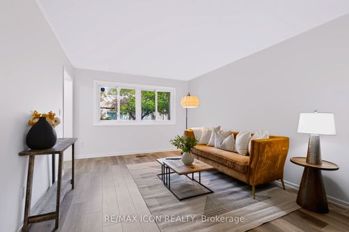 102-121 University Ave E, Waterloo, ON, N2J4J1 | Card Image