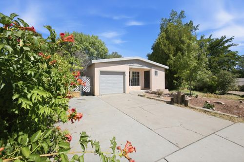 251 Luna Ave Ne, Los Lunas, NM, 87031-6866 | Card Image