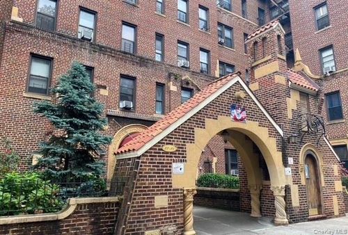 6-37-21 80th St, Jackson Heights, NY, 11372 | Card Image
