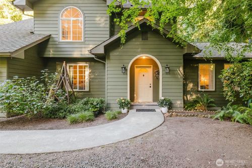 7215 Ne Dolphin Dr, Bainbridge Island, WA, 98110-1096 | Card Image