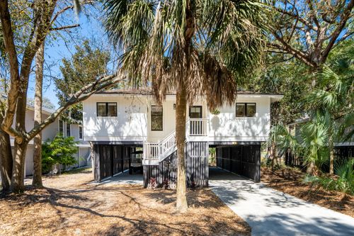 16 Twin Oaks Ln, Isle of Palms, SC, 29451-2725 | Card Image