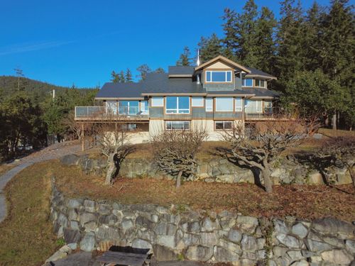 10339 Sunshine Coast Highway, Halfmoon Bay, BC, V7Z1B7 | Card Image