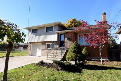 152 W 4 Th St, House other with 4 bedrooms, 1 bathrooms and 3 parking in Hamilton ON | Image 3