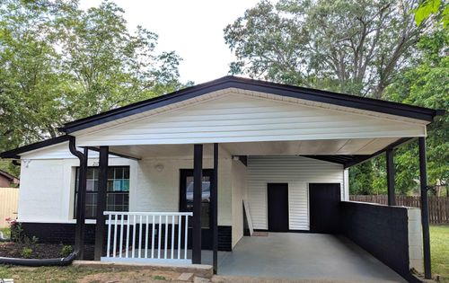 2115 Oakhurst Cir, spartanburg, SC, 29302-3306 | Card Image