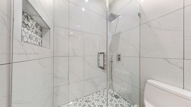 9231 W 32 Nd Ln, Home with 3 bedrooms, 3 bathrooms and null parking in Hialeah FL | Image 36