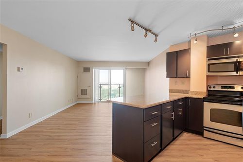 apt-711-3838 Rainbow Blvd, Kansas City, KS, 66103-2933 | Card Image