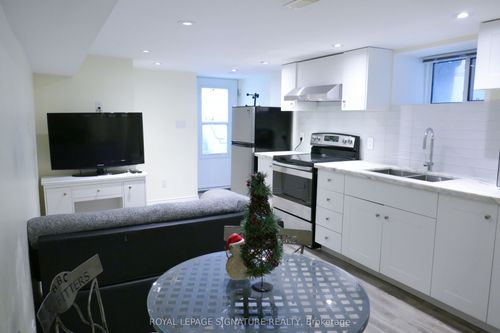 lower-47 Boon Ave, Toronto, ON, M6E3Z2 | Card Image