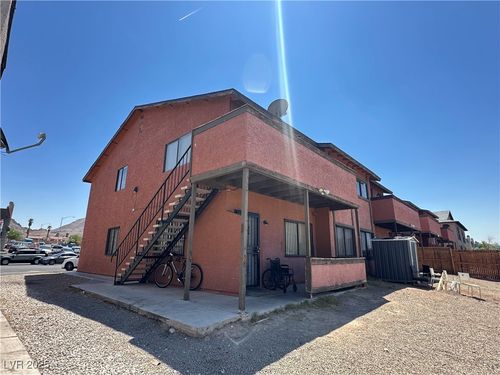 2305 Exeter Dr, Las Vegas, NV, 89156-6066 | Card Image