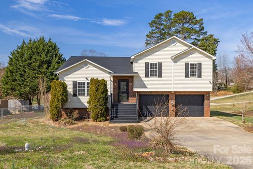 311 N Meadow Dr, Morganton, NC, 28655-8483 | Card Image