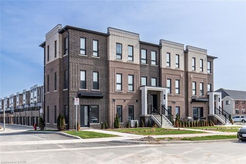 64 Kenesky Dr, Hamilton, ON, L8B0R4 | Card Image