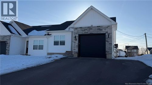35 Anastasia Cres, Moncton, NB, E1E0E4 | Card Image