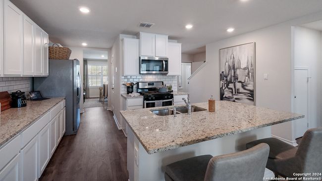 210 Squacco Heron, House other with 5 bedrooms, 3 bathrooms and null parking in San Antonio TX | Image 5