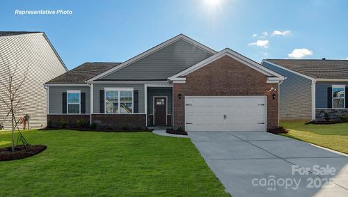 8031 Kennesaw Dr, Gastonia, NC, 28056-8158 | Card Image
