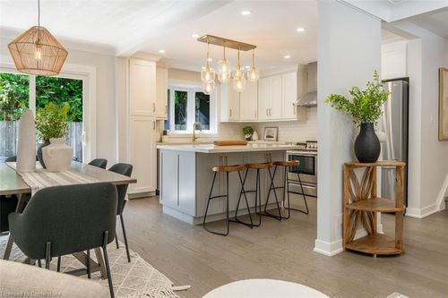 1004 Marley Cres, Burlington, ON, L7T3S1 | Card Image