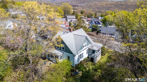 467 Bunker Hill Ave, Waterbury, CT, 06708-1907 | Card Image