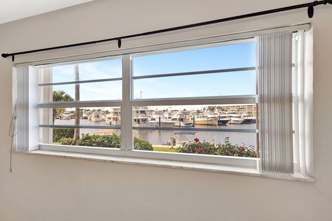 APT-102 - 21 Yacht Club Dr, Condo with 2 bedrooms, 2 bathrooms and null parking in North Palm Beach FL | Image 14