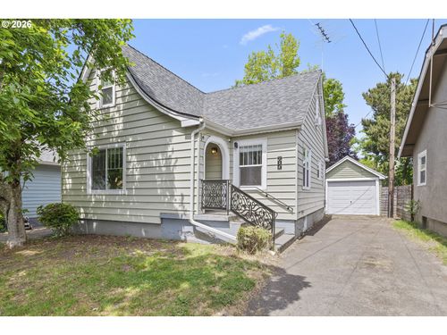 985 Madison St Ne, Salem, OR, 97301-7803 | Card Image