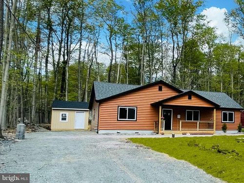 265 Wyomissing Dr, Pocono Lake, PA, 18347-8150 | Card Image