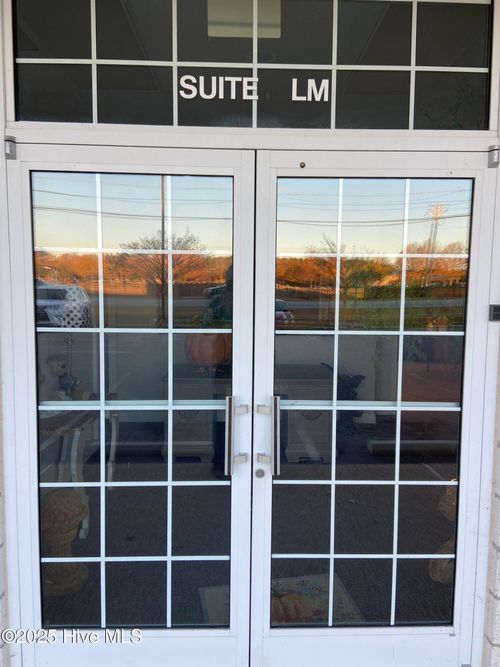 suites-landm-1831 Weeksville Rd, Elizabeth City, NC, 27909-7721 | Card Image