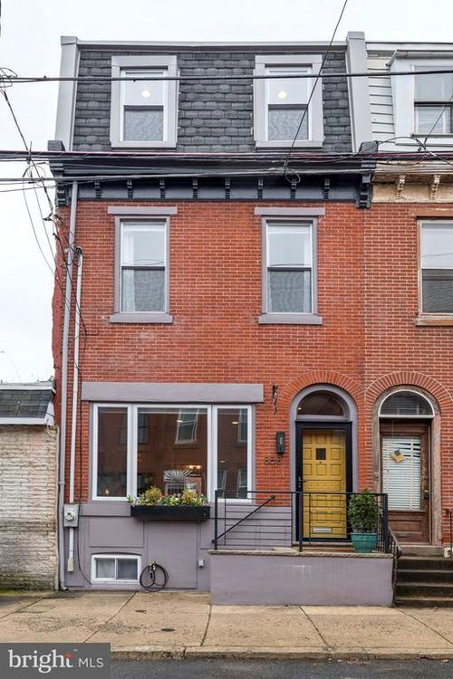858 E Thompson St, PHILADELPHIA, PA, 19125-3528 | Card Image
