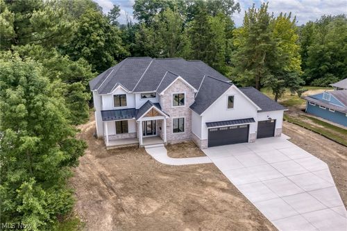 25428 Bryden Rd, Beachwood, OH, 44122-8601 | Card Image